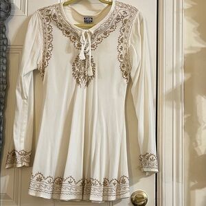 White and Gold Embroidered Tunic